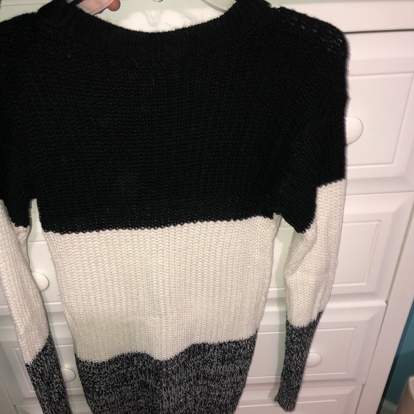 Sweater - Picture 3 of 3